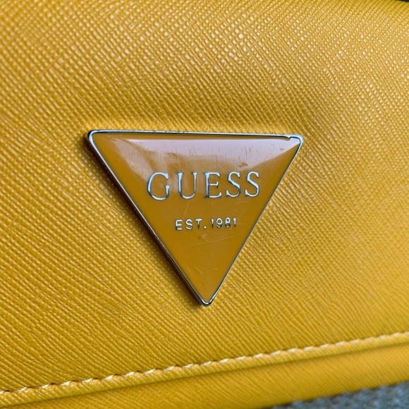 GUESS Wallet Yellow - Picture 4 of 4